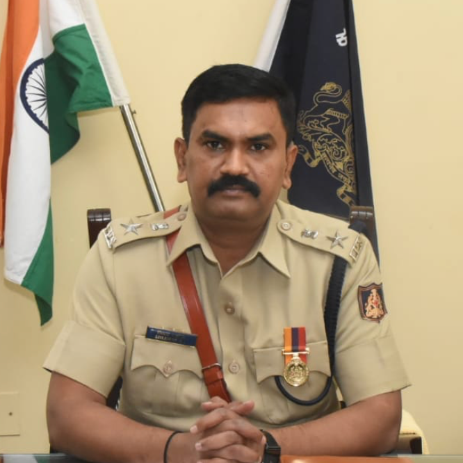 Dr. Shekhar H. Tekkanavar